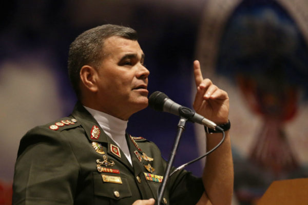 Padrino López dice que nadie debe alarmarse por presencia de militares rusos