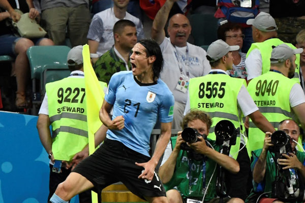 Con Cavani en duda, Uruguay busca pase a la semifinal
