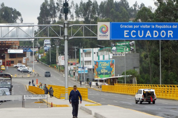 Ecuador alarga hasta fin de enero emergencia migratoria para atender a venezolanos