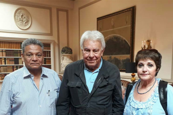 Sindicalistas venezolanos se reúnen con Felipe González