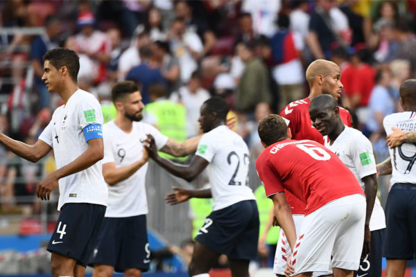 Francia empata con Dinamarca y pasa como primero del grupo C