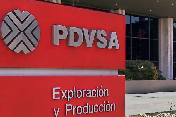 Sanciones cercan a Pdvsa que prevé menos producción y exportaciones en agosto