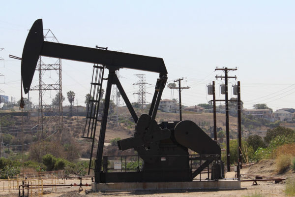 El petróleo de Texas baja un 0,9 % y cierra en 71,97 dólares el barril