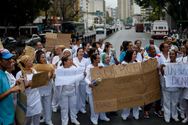Denuncian amenazas contra trabajadores de salud en huelga 