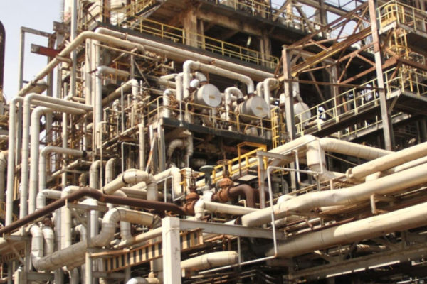Venezuela compra más combustible por fallas en refinerías