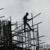 Gobierno y sindicatos de la construcción acuerdan tablas salariales