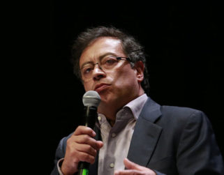 Campaña electoral cerró con alta tensión y denuncias de fraude en Colombia