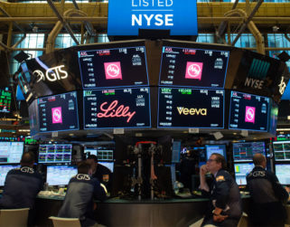 Expectativa de baja de tasas provoca cierres récord del Dow Jones y S&P 500