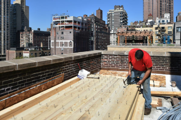 Tanques de agua de madera desafían la modernidad en Nueva York