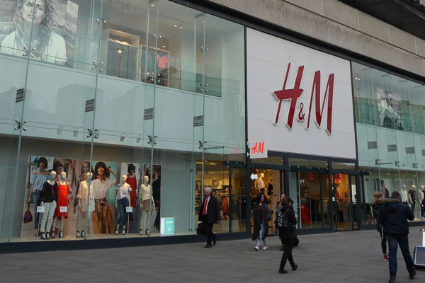 H&M cerrará 250 tiendas como parte de reestructuración por la pandemia