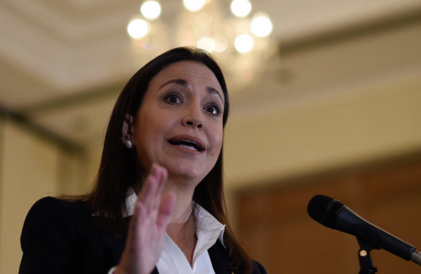 María Corina Machado pide a la AN autorizar fuerza extranjera para ingreso de ayuda