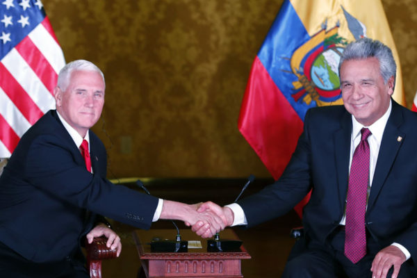 Pence espera que Ecuador haga más para enfrentar colapso venezolano