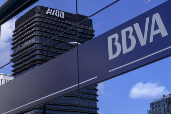BBVA gana 25% más hasta septiembre pese al impacto de Argentina