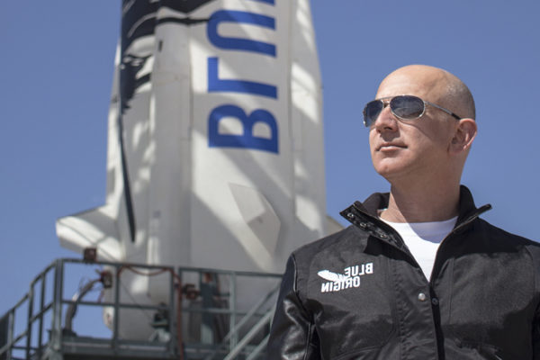 Jeff Bezos devela un vehículo de alunizaje llamado Blue Moon