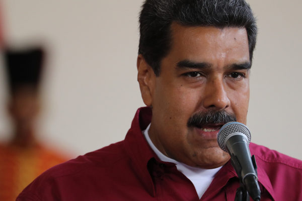 Mike Pence acusa a China de lanzar un salvavidas a Maduro