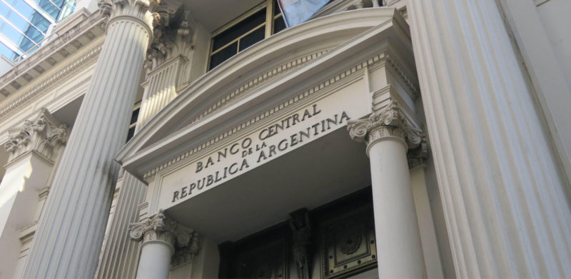 Banco Central argentino vuelve a comprar d&oacute;lares e incrementa sus reservas