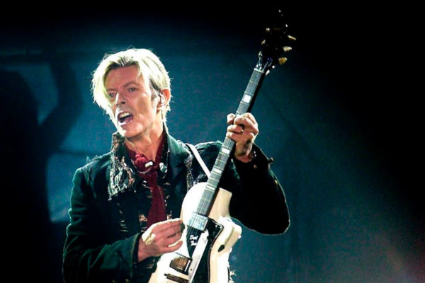 Subastarán en Gran Bretaña primera grabación de David Bowie