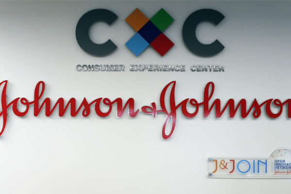 Johnson & Johnson condenado a pagar US$2.100 millones por caso de talco que causa cáncer