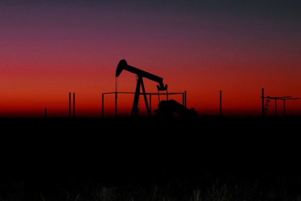 El petróleo de Texas baja un 1,3 % y se sitúa en 101,96 dólares el barril