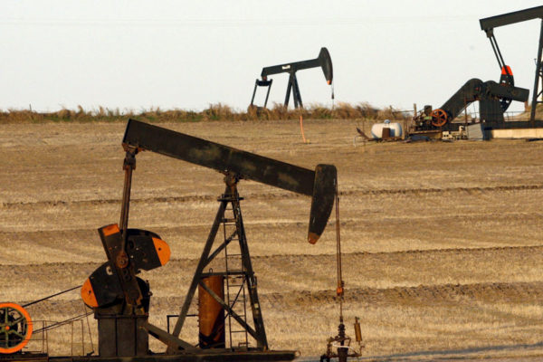 El petróleo de Texas abre con una bajada del 1,17 %, hasta 103,93 dólares