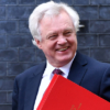 Renunció el ministro británico para el Brexit, David Davis