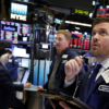 Wall Street sube apostando al fin de la guerra comercial