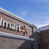 Ganancias de Walmart suben 80% en el primer trimestre