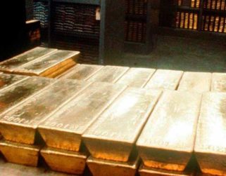 El oro subió más de 18% en 2019 y se levanta como la gran amenaza del dólar