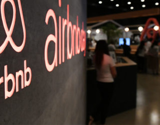 Airbnb cancela todas las reservas en Washington durante investidura de Biden