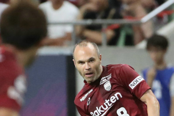 Iniesta y Torres debutan con derrota en la liga japonesa