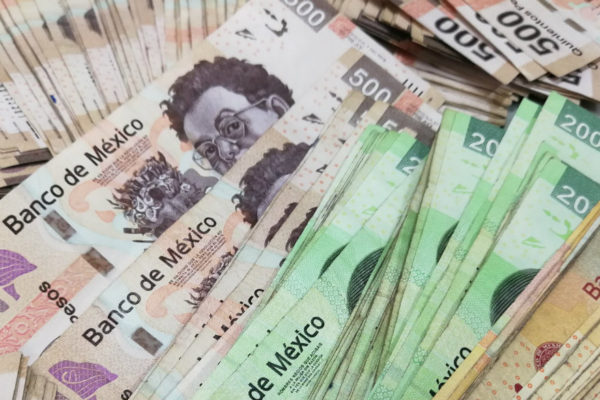 La bolsa y el peso de México caen tras triunfo de López Obrador