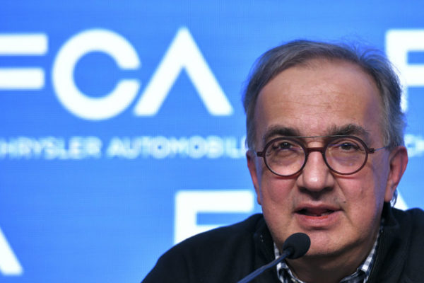 Salida precipitada de Marchionne obliga cambios en Fiat y Ferrari