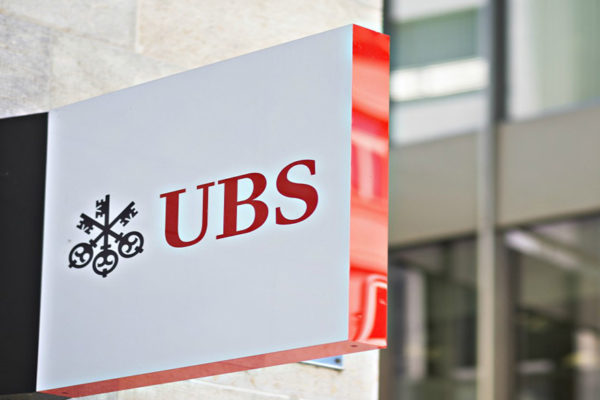 Multan en Francia a banco suizo UBS con €3.700 millones por fraude fiscal