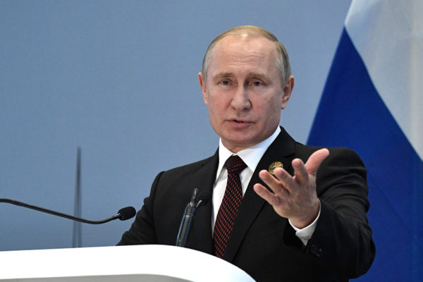 Putin presume de aumento de ingresos por petróleo y gas en sus presupuestos