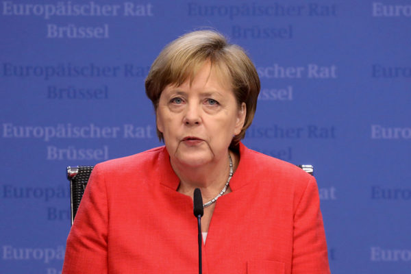 Merkel: Proyecto de una Europa en paz está nuevamente amenazado