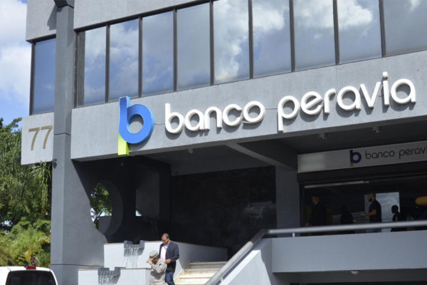 Estafados por Banco Peravia rechazan liberación de acusados