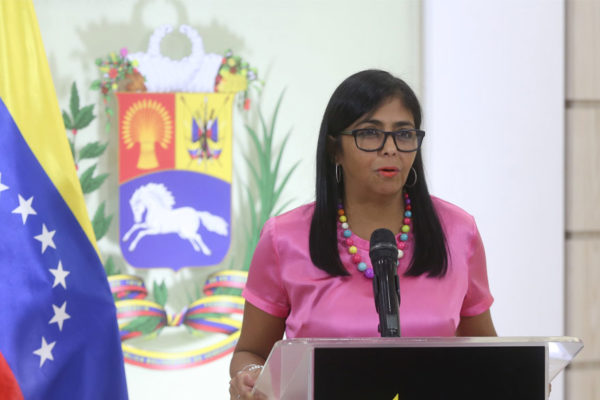 Más poder: Delcy Rodríguez se encarga de Economía y Finanzas y mantiene la Vicepresidencia