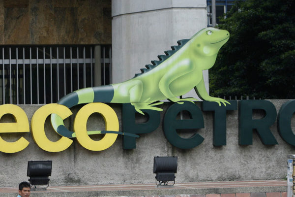 Ganancia neta de colombiana Ecopetrol cayó 97,5% en el primer semestre