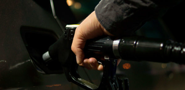 Ministro Abreu: No habrá precio preferencial de la gasolina