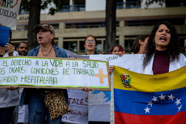 Obispos apoyan protesta de trabajadores de la salud por salarios