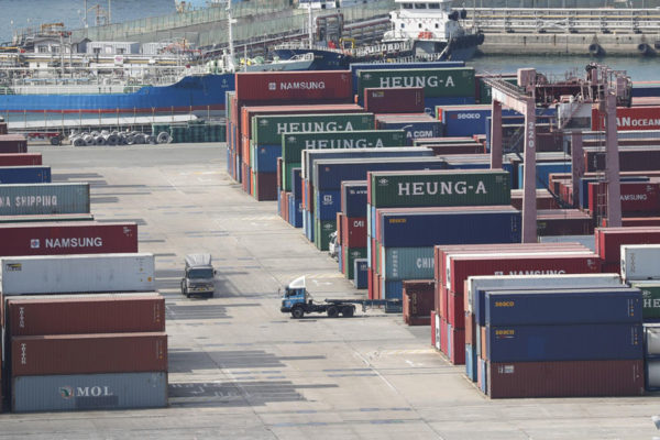 OMC prevé un freno del comercio mundial por tensiones China-EEUU y brexit