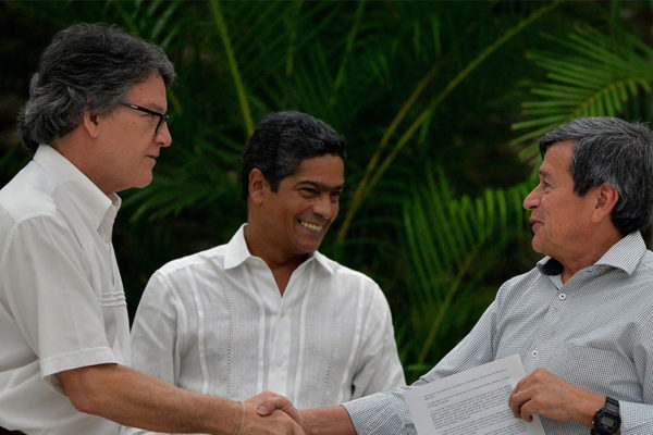 Gobierno de Colombia y ELN cierran diálogos de paz sin alto al fuego