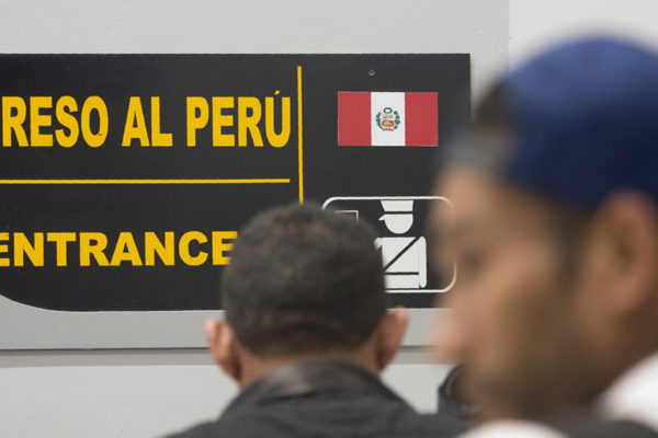 Perú cerró la frontera a migrantes venezolanos sin pasaporte