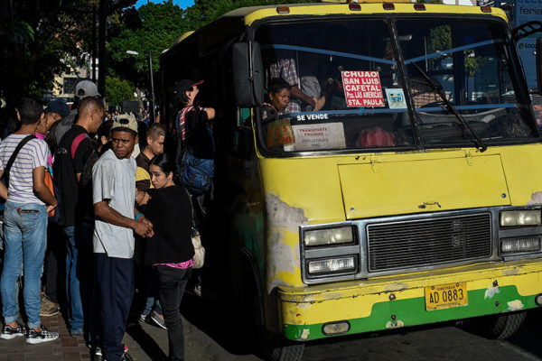 No cubren costos: transportistas piden tarifa mínima de US$0,60 o subsidio del Estado