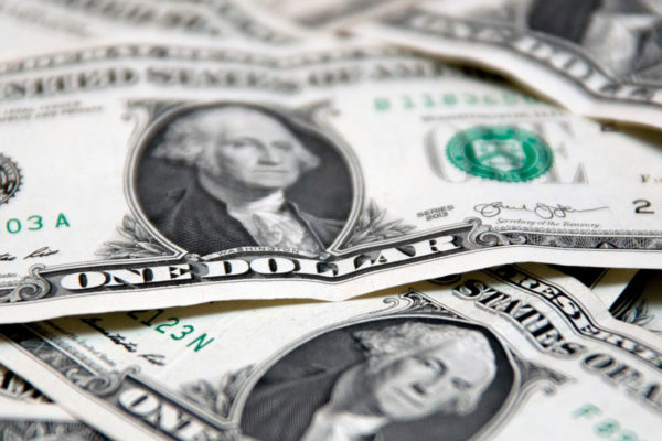 Dólar oficial aumenta 15,16% en siete días y salario mínimo nuevo cae a 6,92 dólares