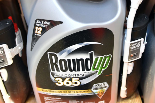 Monsanto condenado a pagar $80 millones en juicio por herbicida Roundup