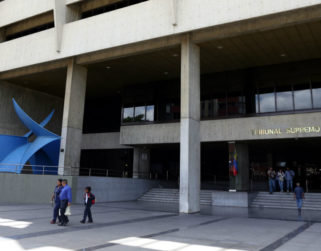 TSJ condena a penas severas a civiles y militares implicados en atentado contra Maduro