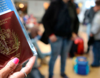 Venezolanos con doble nacionalidad podrán salir del país con pasaporte vencido