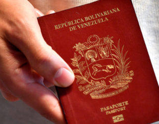 Piden que niños y ancianos venezolanos entren a Perú sin pasaporte