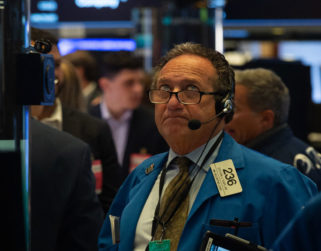 Wall Street cierra en rojo y Dow Jones baja 0,01 % tras informe de empleo